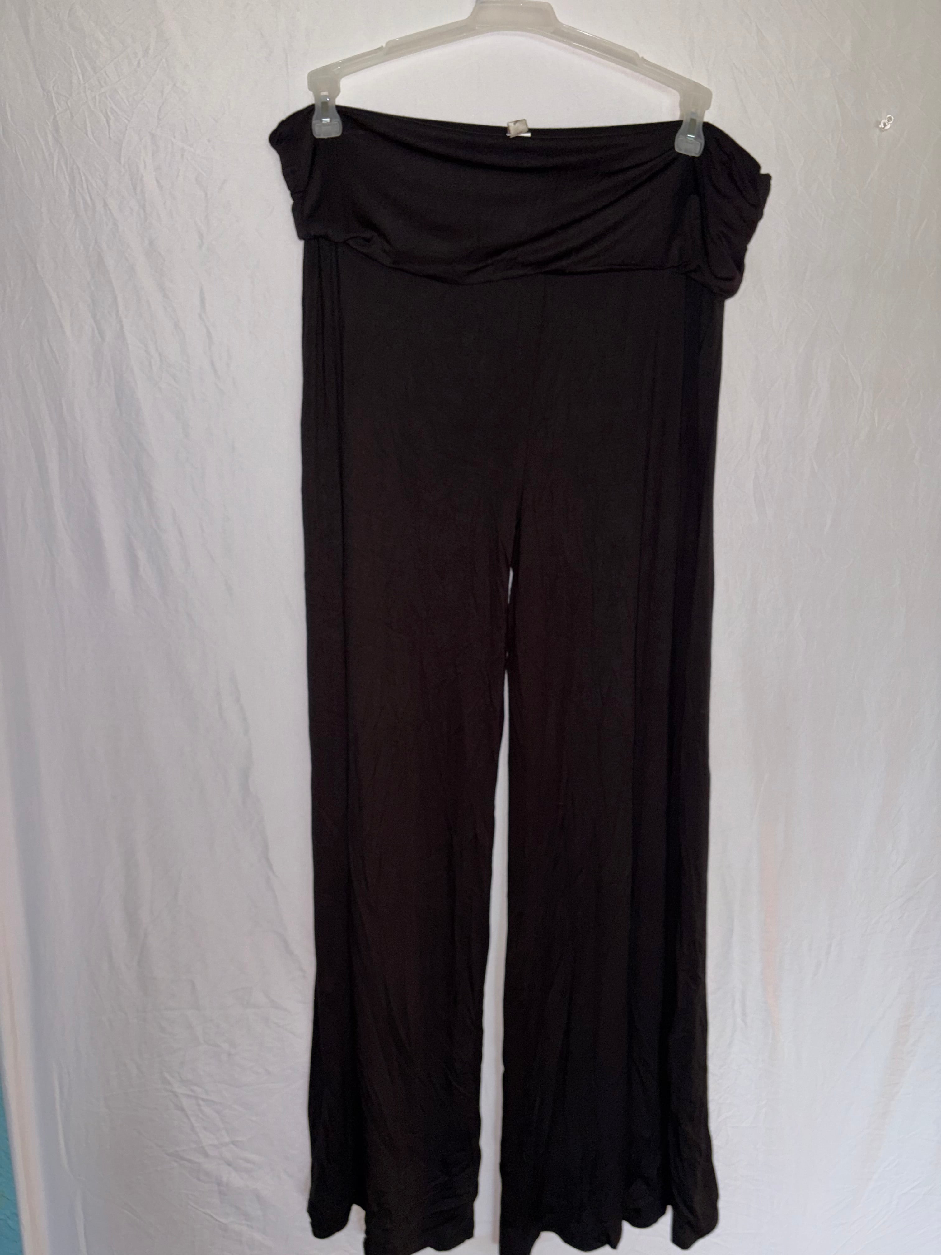 2x black wide leg pants